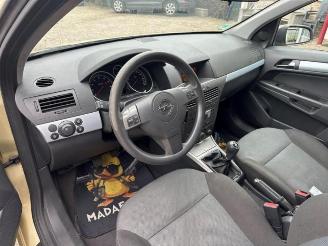 Opel Astra Astra H (L48), Hatchback 5-drs, 2004 / 2014 1.6 16V Twinport picture 4