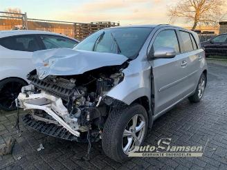 Vrakbiler auto Toyota Urban Cruiser Urban Cruiser, SUV, 2009 / 2016 1.33 Dual VVT-I 16V 2WD 2010/2