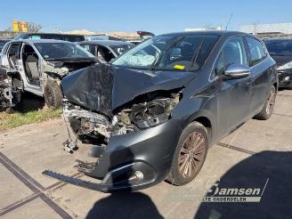 Coche siniestrado Peugeot 208 208 I (CA/CC/CK/CL), Hatchback, 2012 / 2019 1.6 Blue HDi 100 2015/12