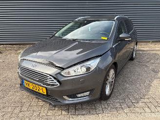 skadebil auto Ford Focus  2015/11