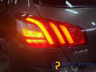 Peugeot 308 308 (L3/L8/LB/LH/LP), Hatchback 5-drs, 2013 / 2021 1.6 BlueHDi 120 picture 17