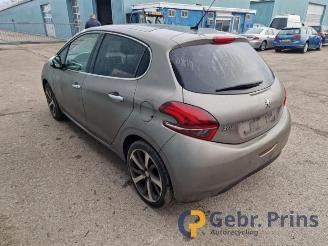 Peugeot 208 208 I (CA/CC/CK/CL), Hatchback, 2012 / 2019 1.2 12V e-THP PureTech 110 picture 2