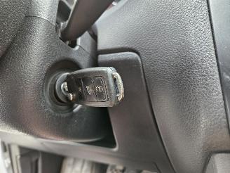 Volkswagen Polo 1.4 16V Hatchback  Benzine 1.390cc 63kW (86pk) FWD picture 16