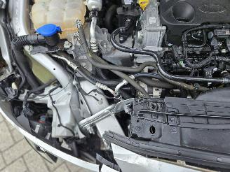 Ford Focus 1.0 Ti-VCT EcoBoost 12V 125 Combi/o  Benzine 999cc 92kW (125pk) FWD picture 11