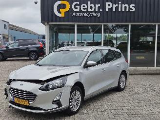 skadebil auto Ford Focus 1.0 Ti-VCT EcoBoost 12V 125 Combi/o  Benzine 999cc 92kW (125pk) FWD 2019/12