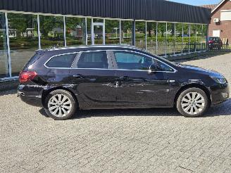 Opel Astra SPORTS TOURER 1.4 16V ecoFLEX Combi/o  Benzine 1.398cc 74kW (101pk) FWD picture 2