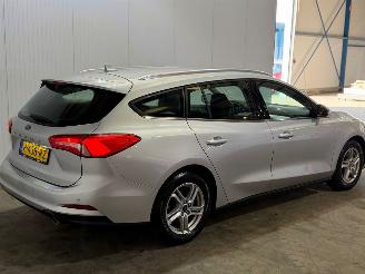 Avarii autoturisme Ford Focus 1.0 Ti-VCT EcoBoost 12V 100 Combi/o  Benzine 999cc 74kW (101pk) FWD 2020/4