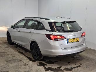 škoda osobní automobily Opel Astra SPORTS TOURER 1.6 CDTI 110 16V Combi/o  Diesel 1.598cc 81kW (110pk) FWD 2018/7