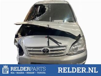 Toyota Avensis-verso Avensis Verso (M20), MPV, 2001 / 2005 2.0 16V VVT-i D-4 picture 1