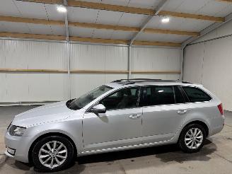 Skoda Octavia 1.6TDI 81kW Automaat Panoramadak picture 9
