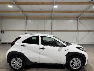 krockskadad bil auto Toyota Aygo X 1.0VVT-i MT  53kW  Airco 2023/6