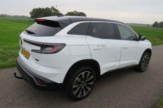 krockskadad bil auto Renault Austral 1.2 E Tech Hybride  13.000km Automaat 200 Techno 131pk Euro 6 2023/9