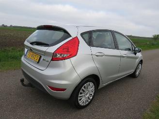 Auto incidentate Ford Fiesta 1.2 Limited 2010-11 Airco 5 Drs  PARKEERSCHADE 2010/11