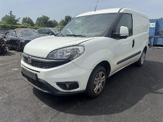 krockskadad bil auto Fiat Doblo  2017/1