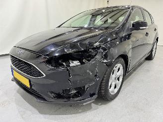 Ford Focus HB 1.0 EcoBoost Titanium Edition picture 3