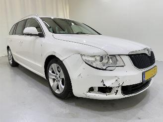 krockskadad bil auto Skoda Superb Combi 1.8 TSI Comf. Bus. Aut 2011/7