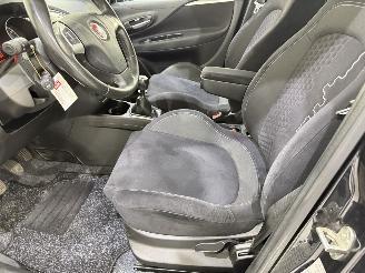 Fiat Punto 0.9 TwinAir Turbo 100 Lounge picture 31