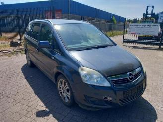 demontáž osobní automobily Opel Zafira  2010/2