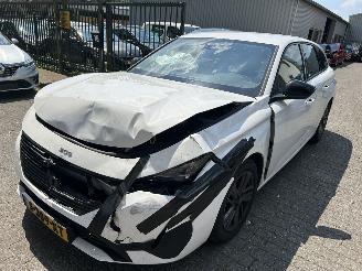 krockskadad bil auto Peugeot 308 SW 1.2 PureTech Active Pack Business 2023/2