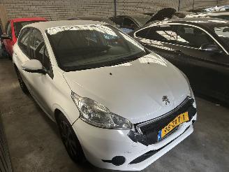 Peugeot 208 1.2 VTI  Active picture 3