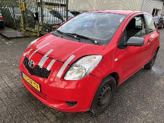 krockskadad bil auto Toyota Yaris 1.0  3 Drs 2006/4