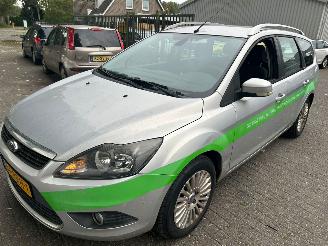 Vaurioauto  passenger cars Ford Focus 1.6 TDCI   Limited Stationcar 2011/3