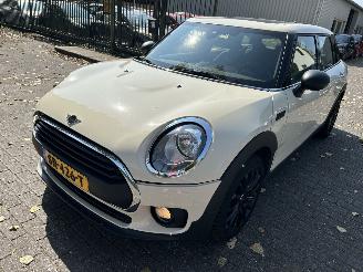 Voiture accidenté Mini Clubman 1.5 One Salt Business 2018/6