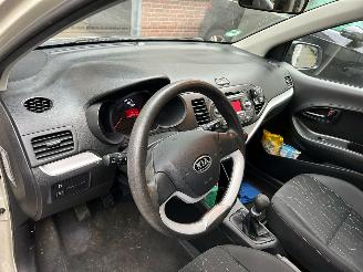 Kia Picanto 1.0 CVVT Comfort Plus picture 10