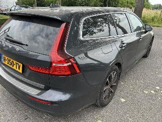 Volvo V-60 2.0 D 3  Momentum picture 4