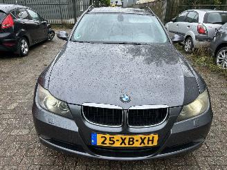 BMW 3-serie 318 D  Touring picture 2