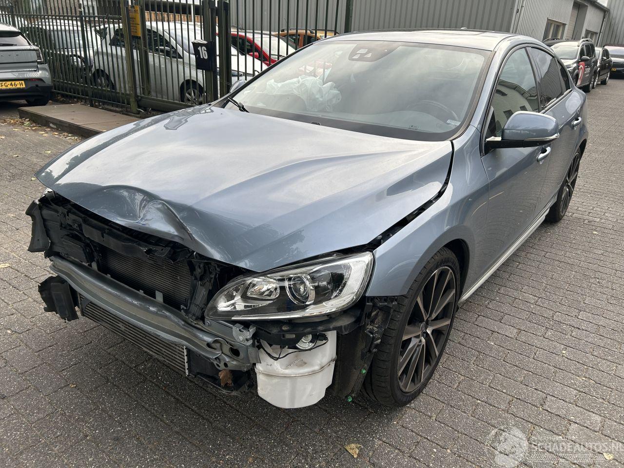 Volvo S-60 2.0    ( Schuifdak,Leer )  108845 KM