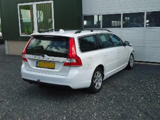 Vrakbiler auto Volvo V-70 T4 Nordic + Clima Navi Trekhaak 2014/5
