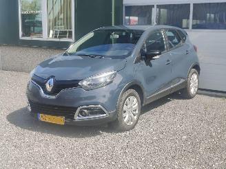 Damaged car Renault Captur 0.9 TCe Expression Navi 2017/5