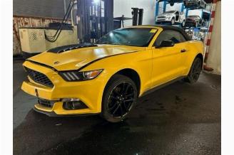 Vrakbiler auto Ford USA Mustang Mustang VI Convertible, Cabrio, 2014 / 2023 2.3 EcoBoost 16V 2018