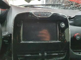 Renault Clio 0.9 TCe Expression picture 9