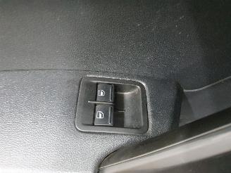 Volkswagen Caddy SA 2.0 TDI L1H1 HighLine BlueMotion picture 19