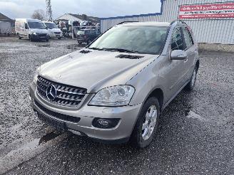 skadebil motor Mercedes M-klasse 320 CDI Beige 723 Onderdelen 642940 Motor 2007/9