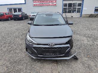 Hyundai I-20 1.2 Grijs V3G Onderdelen G4LA Motor picture 3
