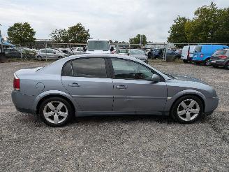 Opel Vectra 2.0 DTI picture 4
