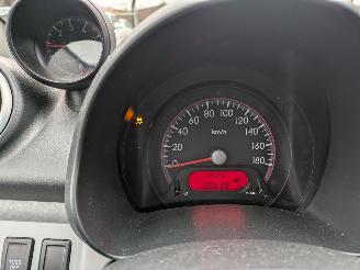 Suzuki Alto 1.0 picture 12