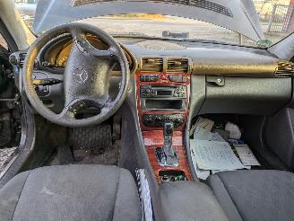 Mercedes C-klasse 203 picture 11