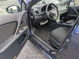 Toyota Avensis 2.2 picture 11