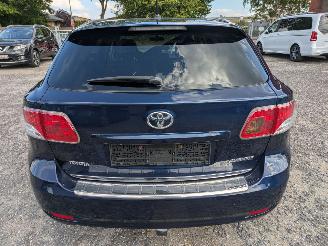 Toyota Avensis 2.2 picture 8