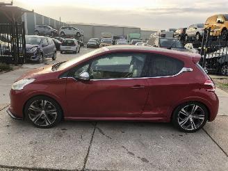 krockskadad bil auto Peugeot 208 GTI 200pk orig 56 dkm 2014/3