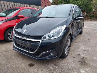 Peugeot 208  picture 5