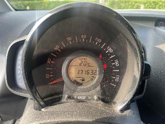 Peugeot 108  picture 13