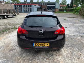 Opel Astra 1.4 COSMO picture 4