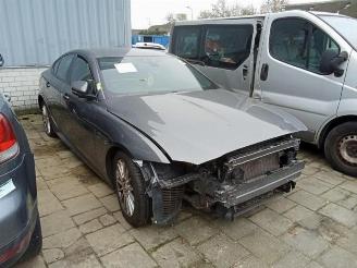 Vrakbiler auto Jaguar XE XE, Sedan, 2015 2.0d 180 16V 2015/8