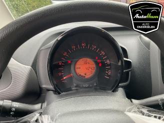 Peugeot 108 108, Hatchback, 2014 1.0 12V VVT-i picture 11