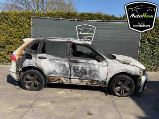 Coche siniestrado Volkswagen Tiguan Tiguan (AD1), SUV, 2016 / 2024 2.0 TSI 16V 4Motion 2016/6